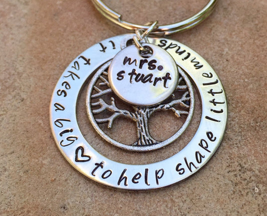 Teacher Gift, It Takes A Big Heart To Help Shape Little Minds, teacher gift, teacher appreciation, teacher key chain, teacher thank you gift - Natashaaloha, jewelry, bracelets, necklace, keychains, fishing lures, gifts for men, charms, personalized,